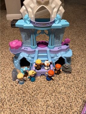 Little People Frozen Ice Castle Playset - Blue & Purple